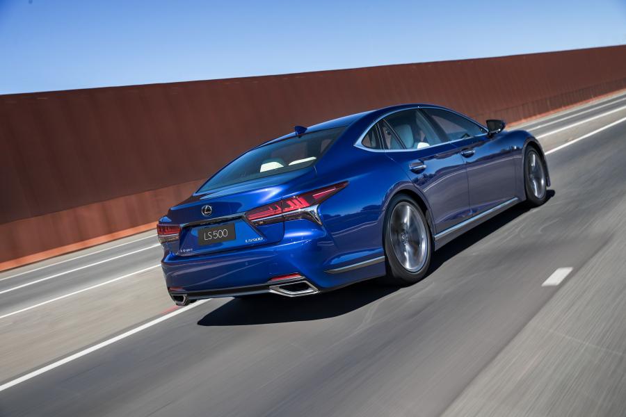  Lexus LS500 F-Sport 2018 года  (AU) (фото 10 из 11)